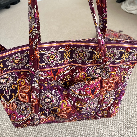 Vera Bradley Tote - Picture 1 of 3